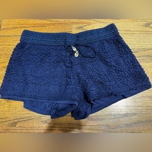 Lilly Pulitzer GUC Size Small Claudette Shorts True Navy Scalloped Shell Lace